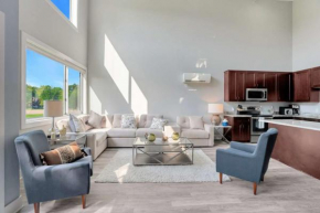 Luxe Condo Overlooking Park